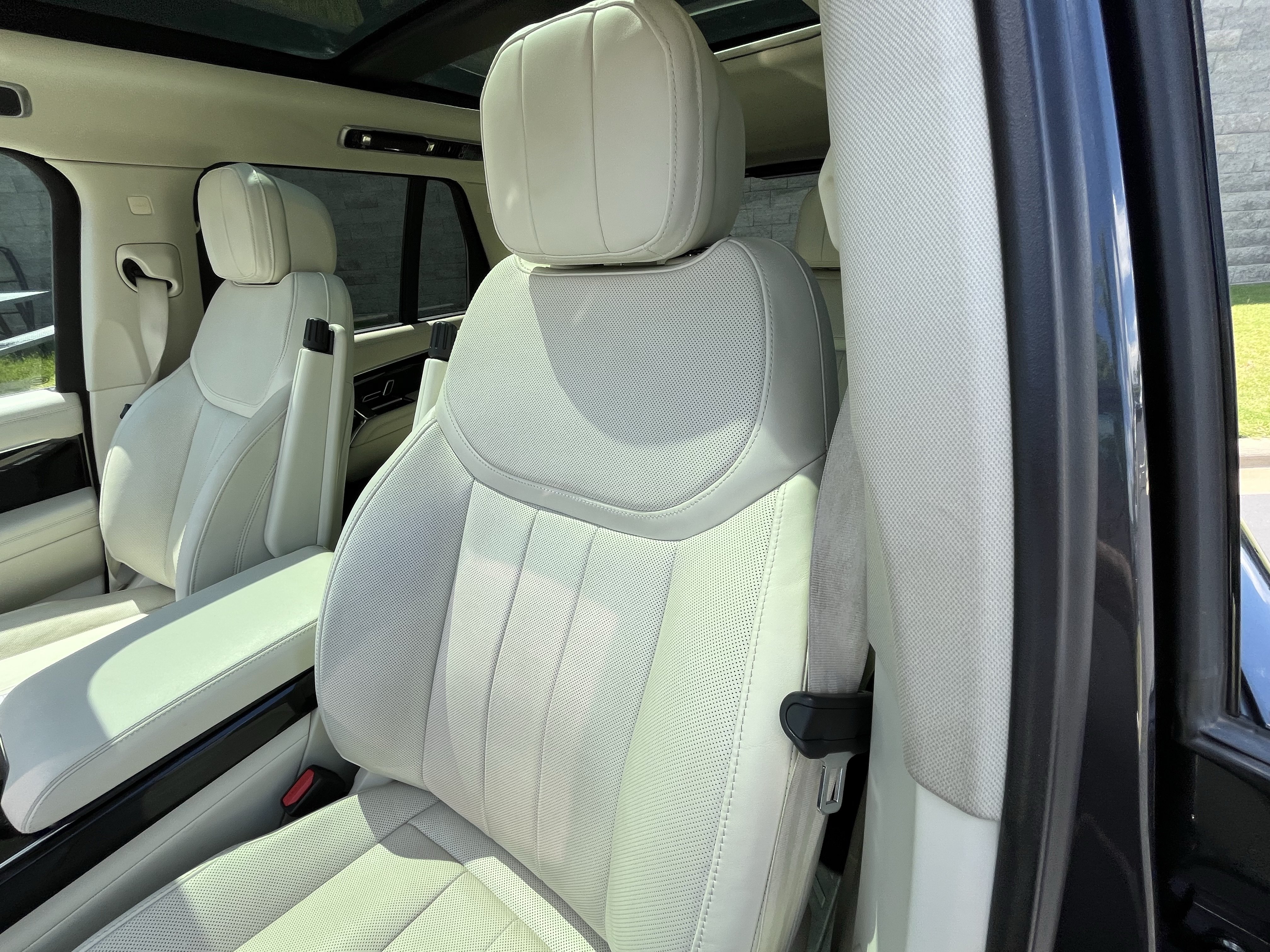 Used 2023 Land Rover Range Rover SE AWD/4WD image 17