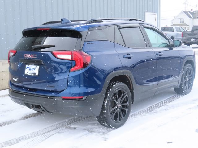 Used 2022 GMC Terrain SLE w/ Driver Convenience Package image 3