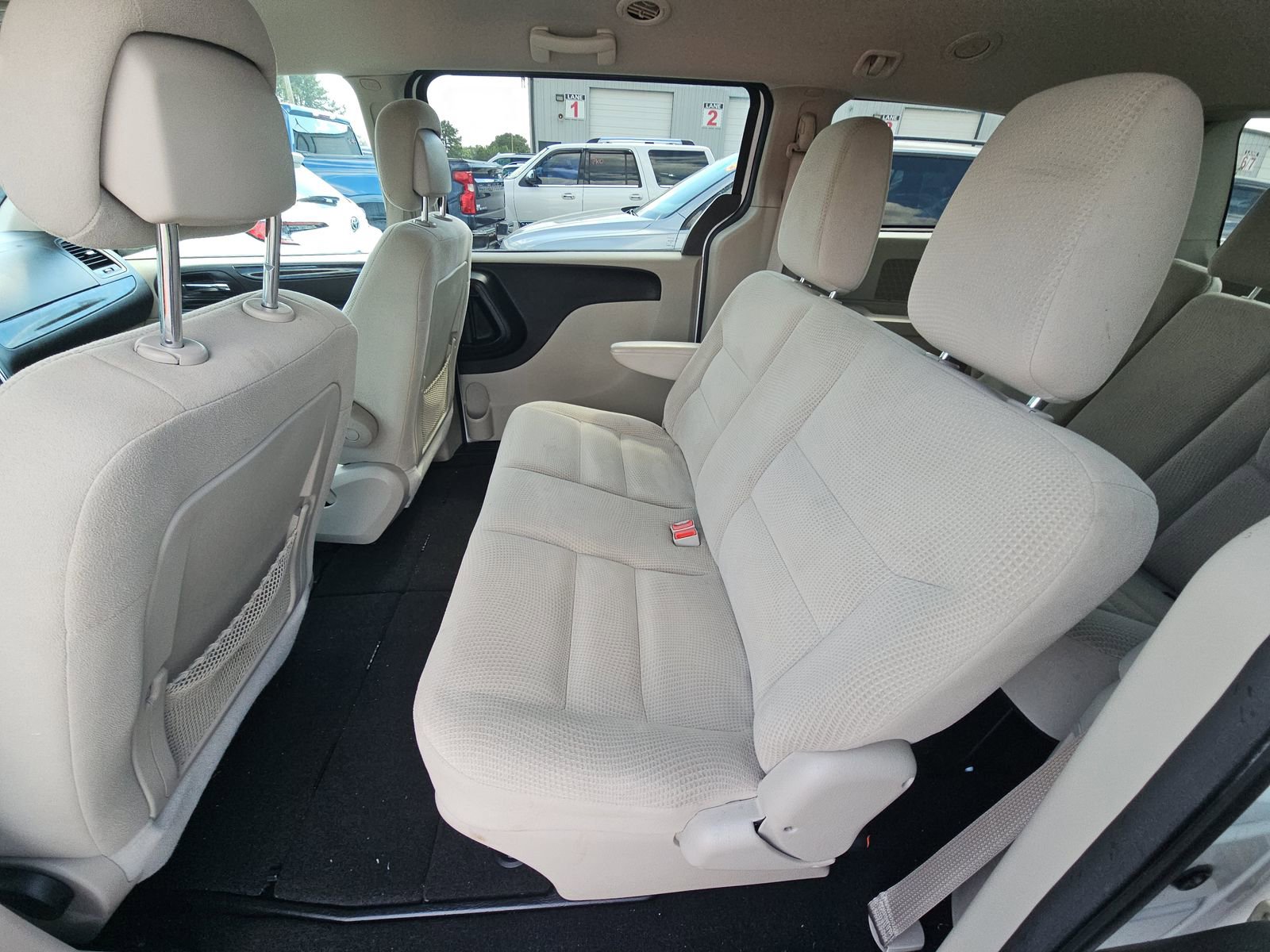 Used 2017 Dodge Grand Caravan SE FWD image 15