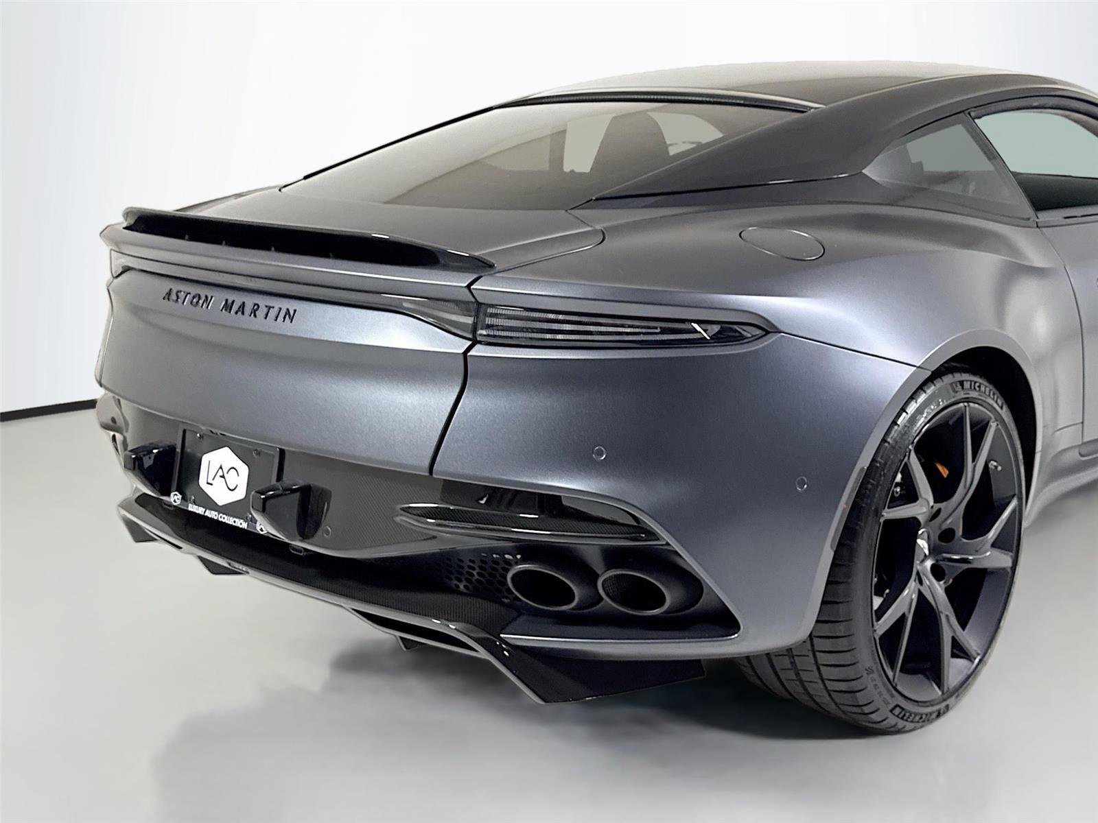 Used 2019 Aston Martin DBS Superleggera RWD image 34