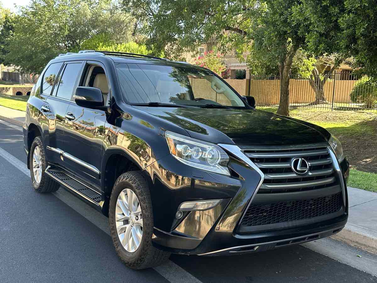 Used 2016 Lexus GX 460 w/ Premium Package AWD/4WD image 2