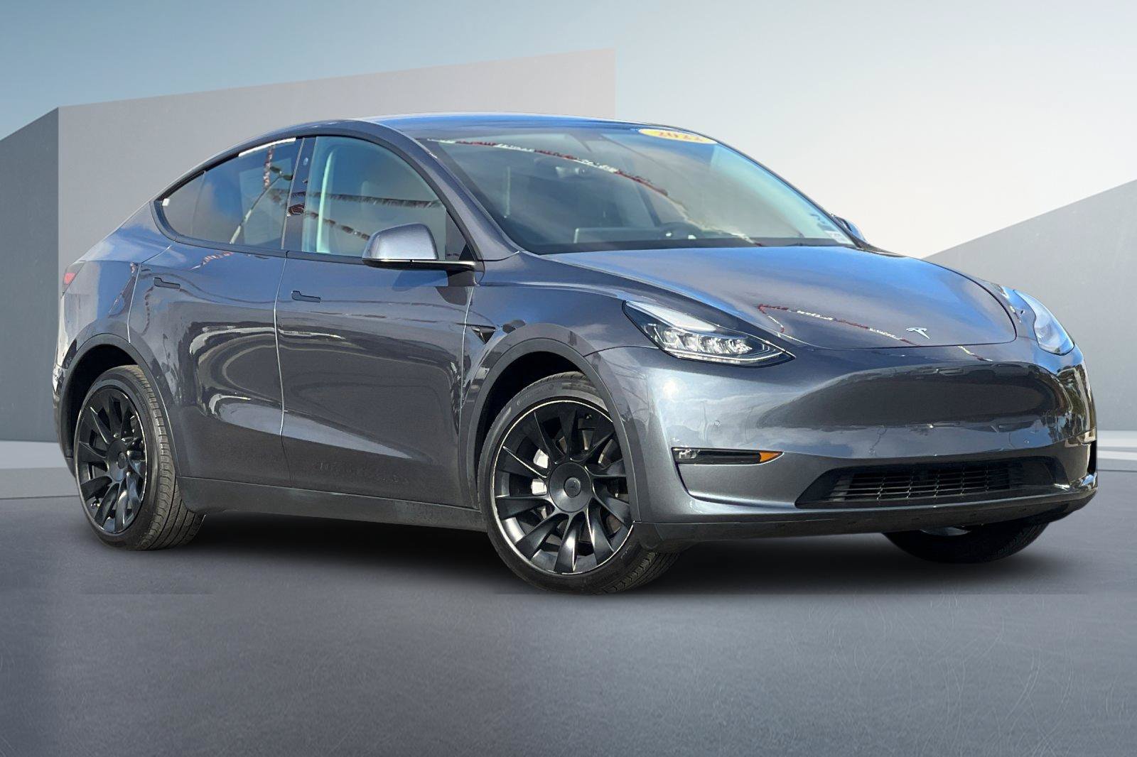 Used 2022 Tesla Model Y Long Range AWD/4WD image 2