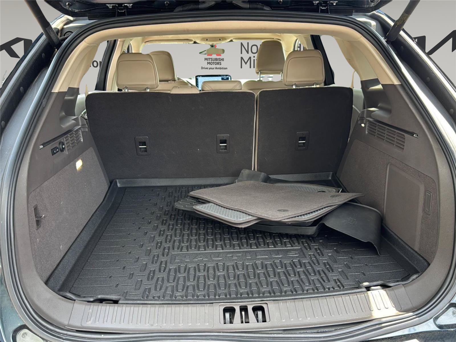 Used 2023 Lincoln Nautilus Reserve AWD/4WD image 24
