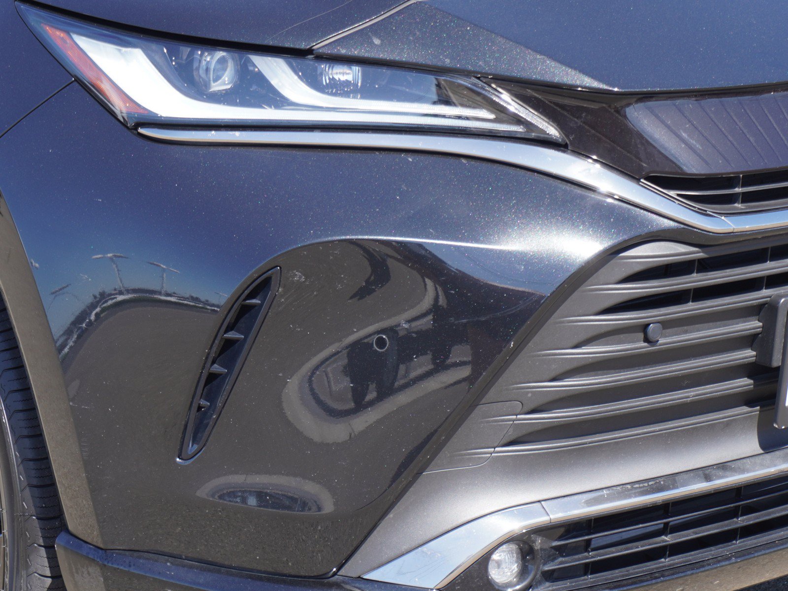Used 2023 Toyota Venza Nightshade AWD/4WD image 3