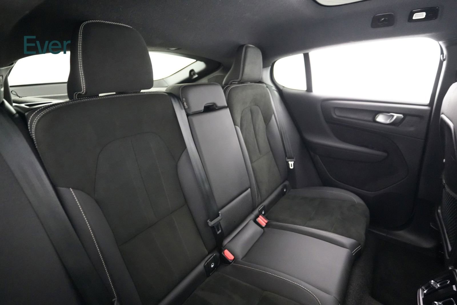 Used 2023 Volvo C40 P8 Recharge Ultimate image 5