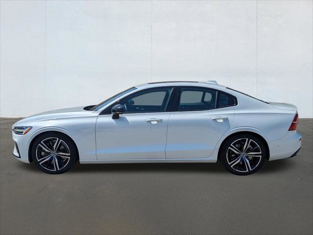 Used 2021 Volvo S60 T6 R-Design w/ Advanced Package AWD/4WD image 2