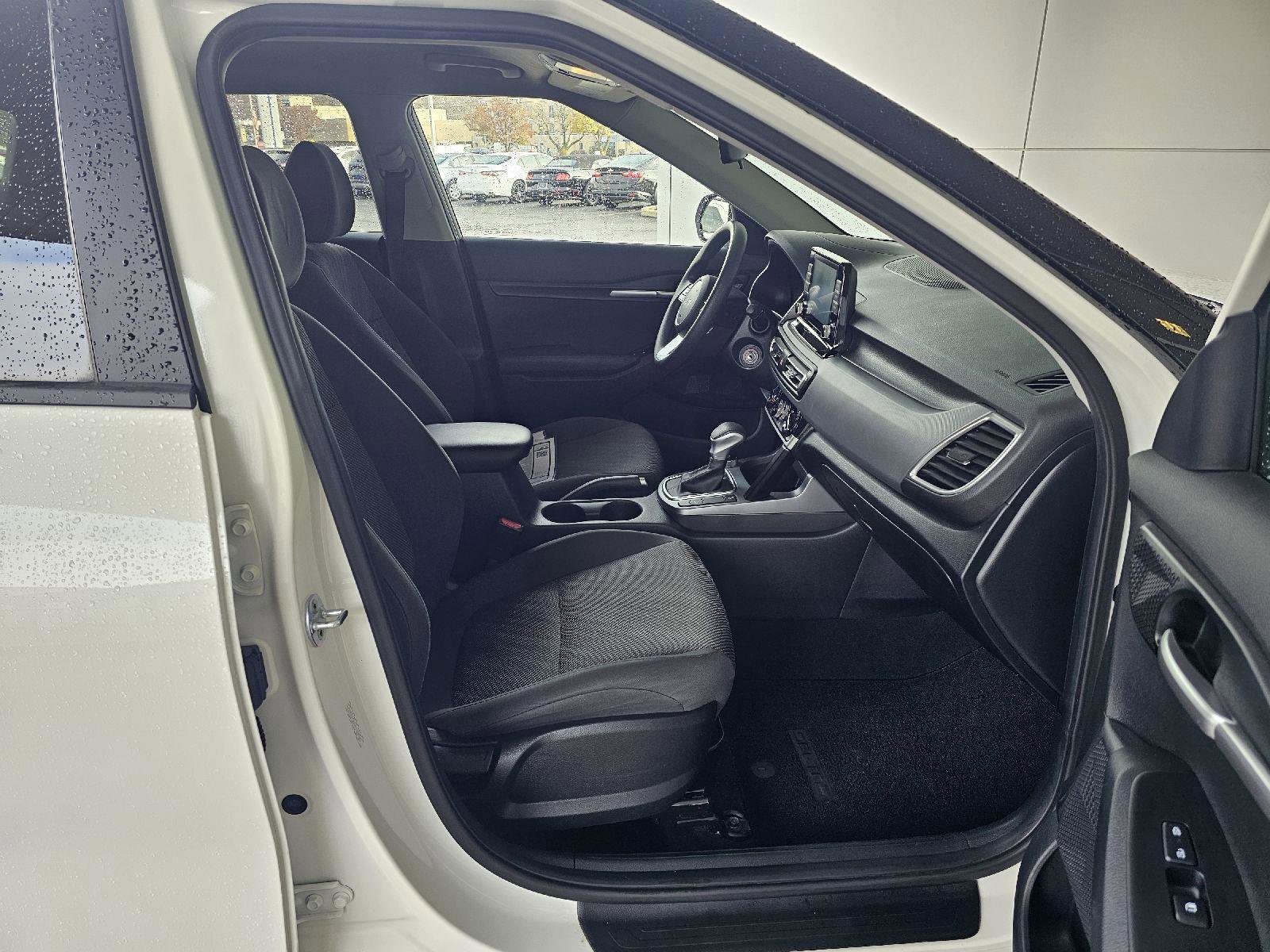 Used 2023 Kia Seltos LX image 12