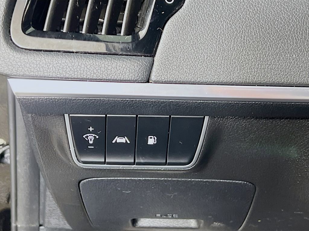 Used 2022 Kia Stinger GT-Line w/ Sun & Sound Package image 9