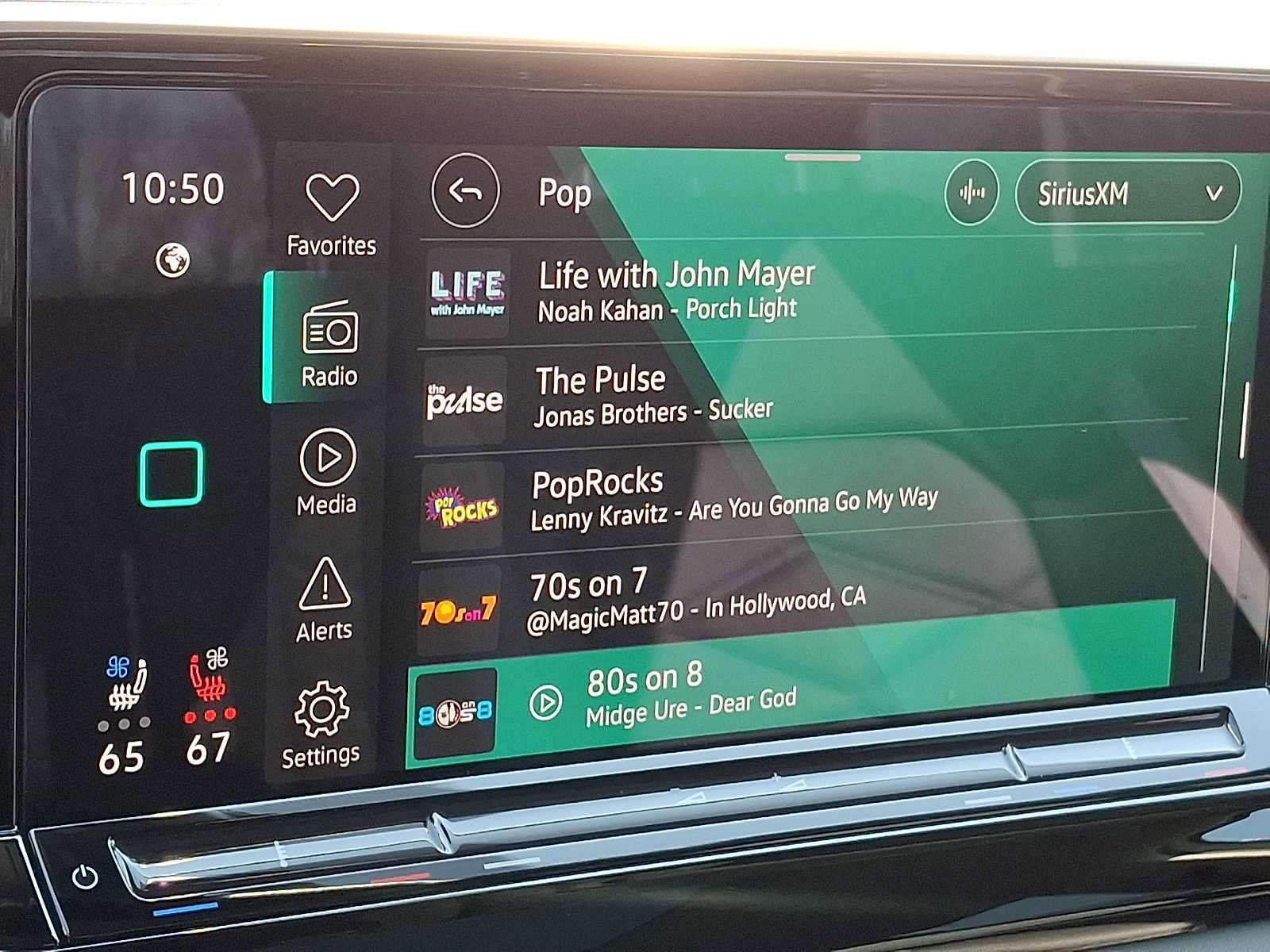 Used 2025 Volkswagen Atlas Peak Edition SE AWD/4WD image 16