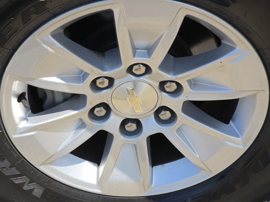 Used 2020 Chevrolet Silverado 1500 LT w/ Fleet Comfort Package AWD/4WD image 13