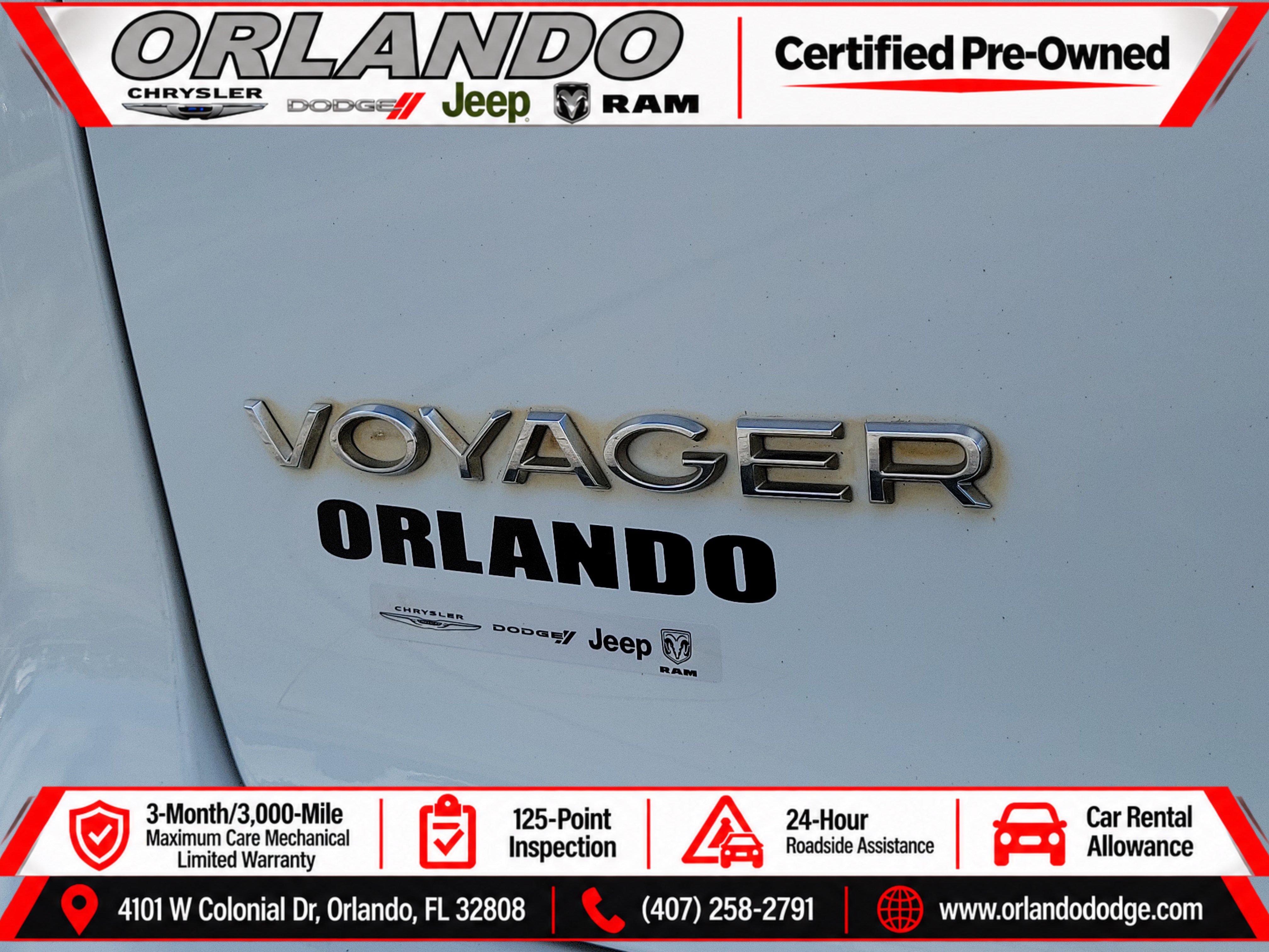 Used 2023 Chrysler Voyager LX FWD image 10