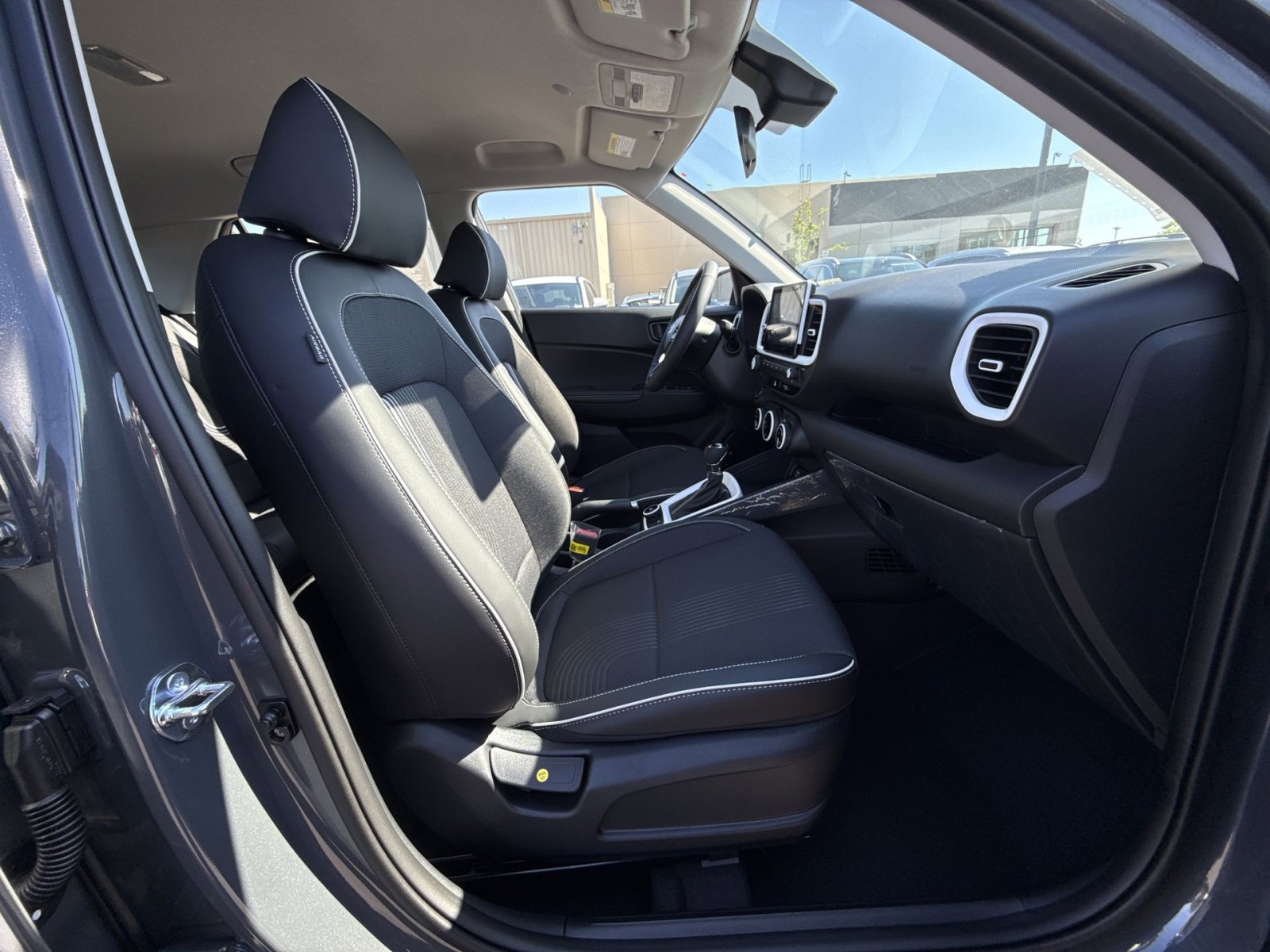 New 2026 Hyundai Venue SEL FWD image 27
