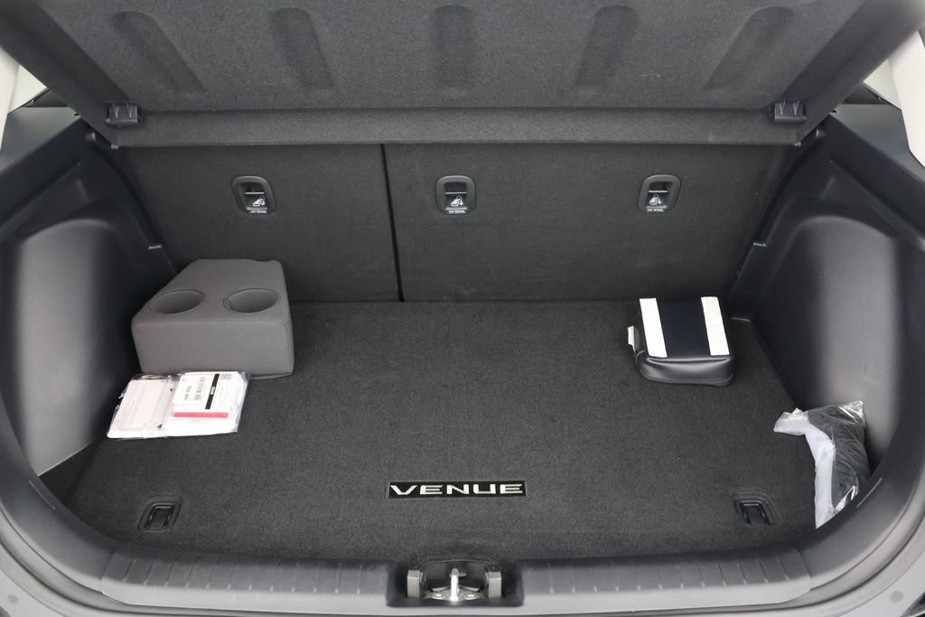 Used 2024 Hyundai Venue SEL FWD image 20