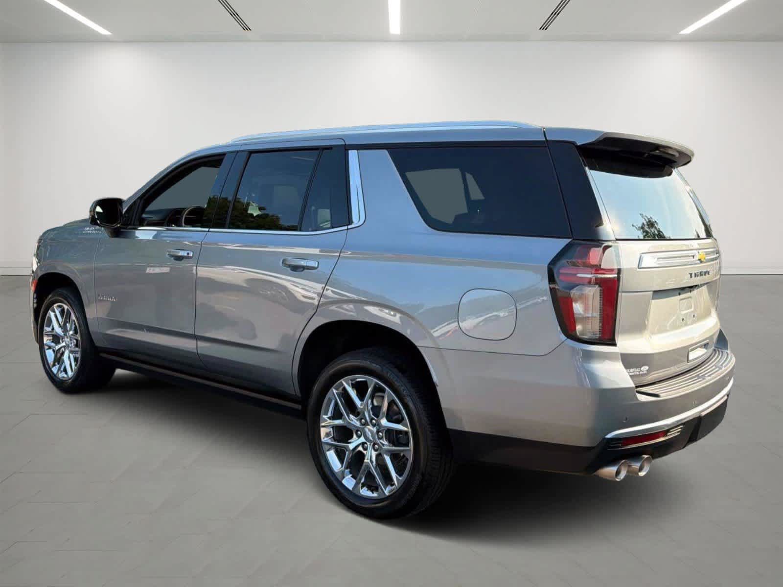 Used 2024 Chevrolet Tahoe High Country AWD/4WD image 3