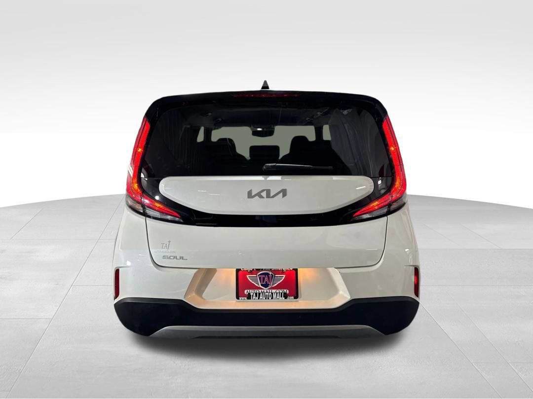 Used 2023 Kia Soul S FWD image 6
