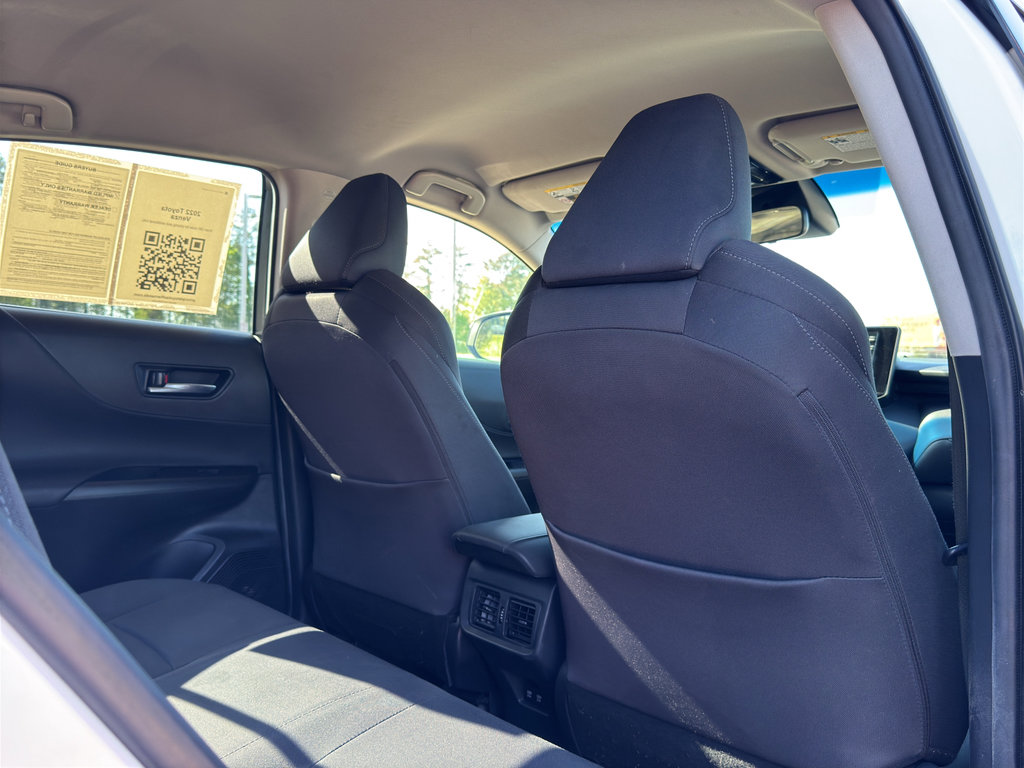 Used 2022 Toyota Venza LE image 16