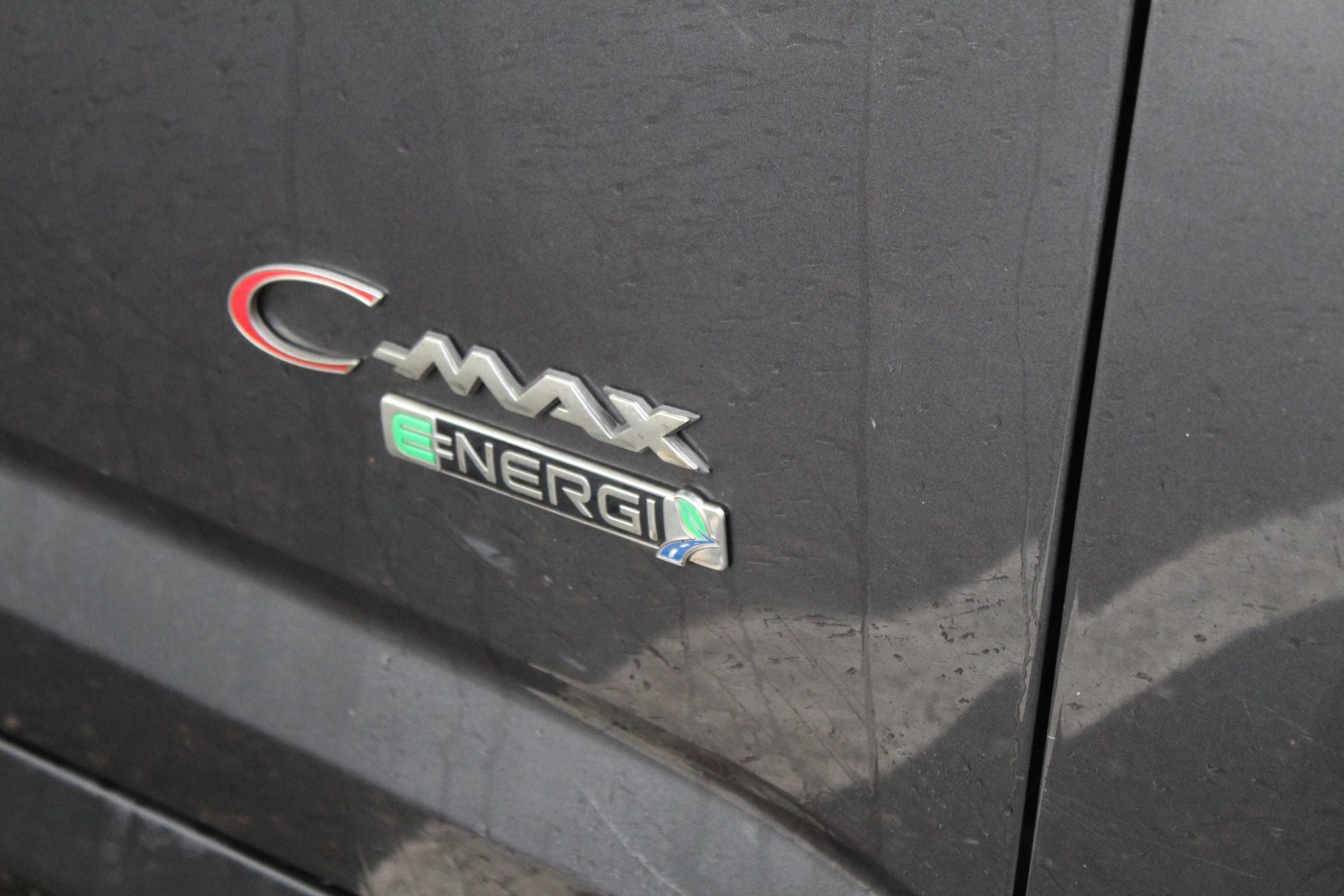 Used 2017 Ford C-MAX Energi SE w/ Cold Weather Package FWD image 37