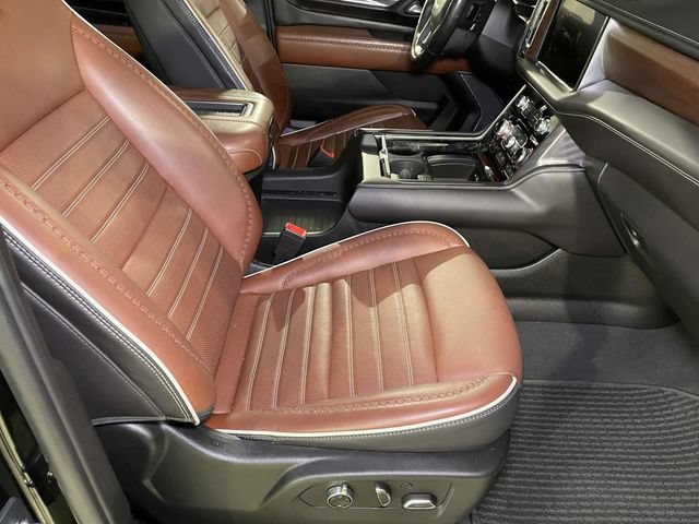 Used 2023 GMC Yukon Denali Ultimate AWD/4WD image 24
