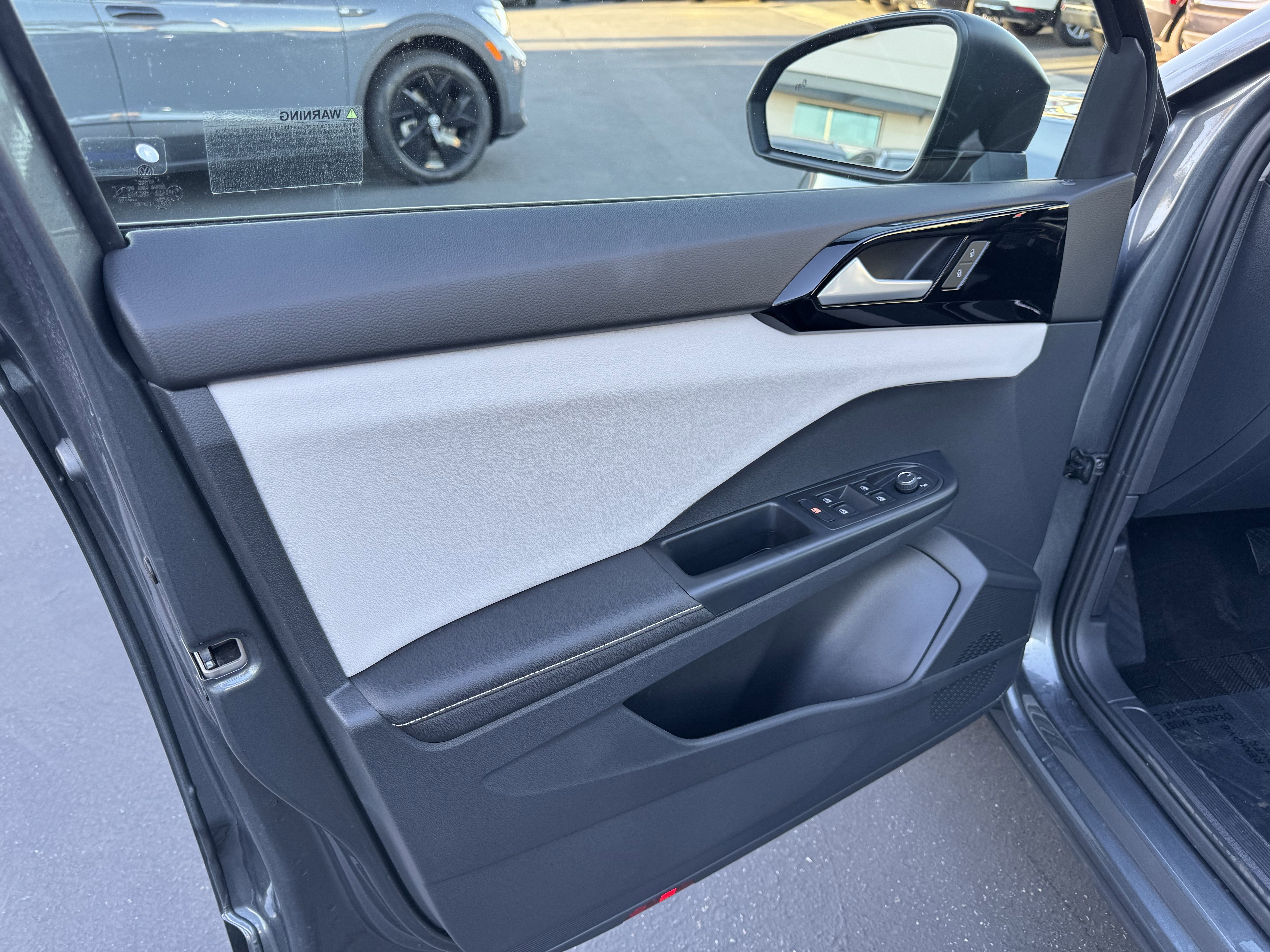 Used 2025 Volkswagen Taos S image 13