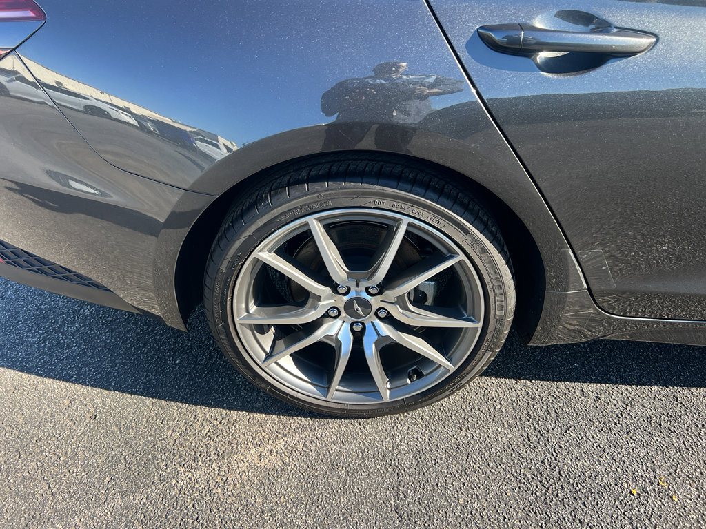 Used 2023 Genesis G70 2.0T image 9
