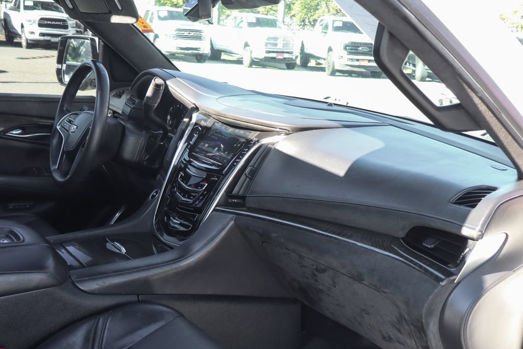 Used 2017 Cadillac Escalade ESV Platinum AWD/4WD image 46