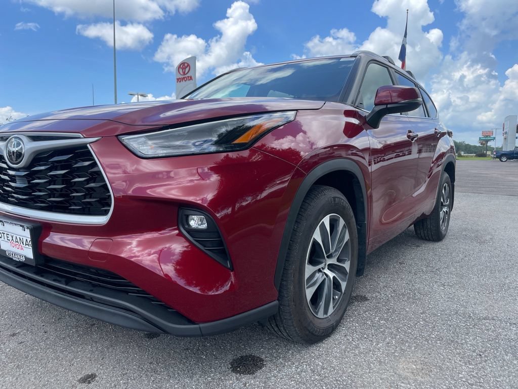 Used 2026 Toyota Highlander XLE AWD/4WD image 11