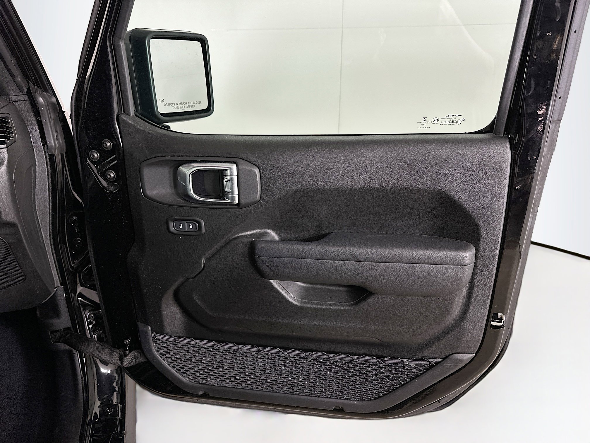 Used 2023 Jeep Wrangler Unlimited w/ Cold Weather Group image 31