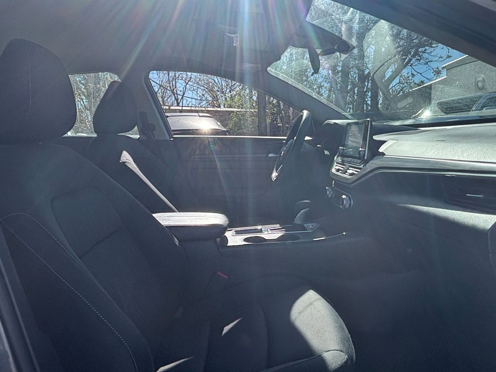 Used 2025 Nissan Altima 2.5 SV image 34