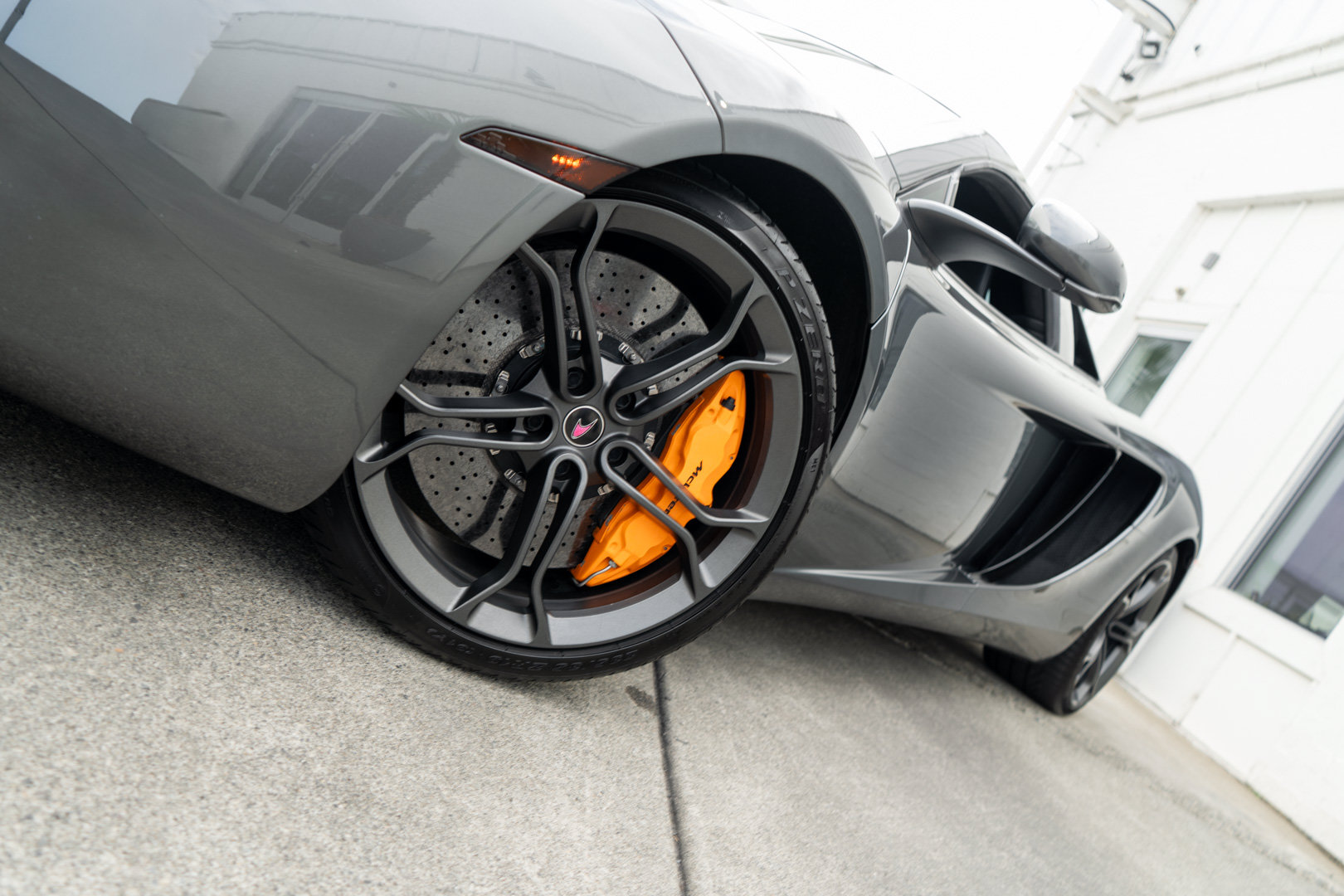 Used 2012 McLaren MP4-12C Coupe RWD image 4