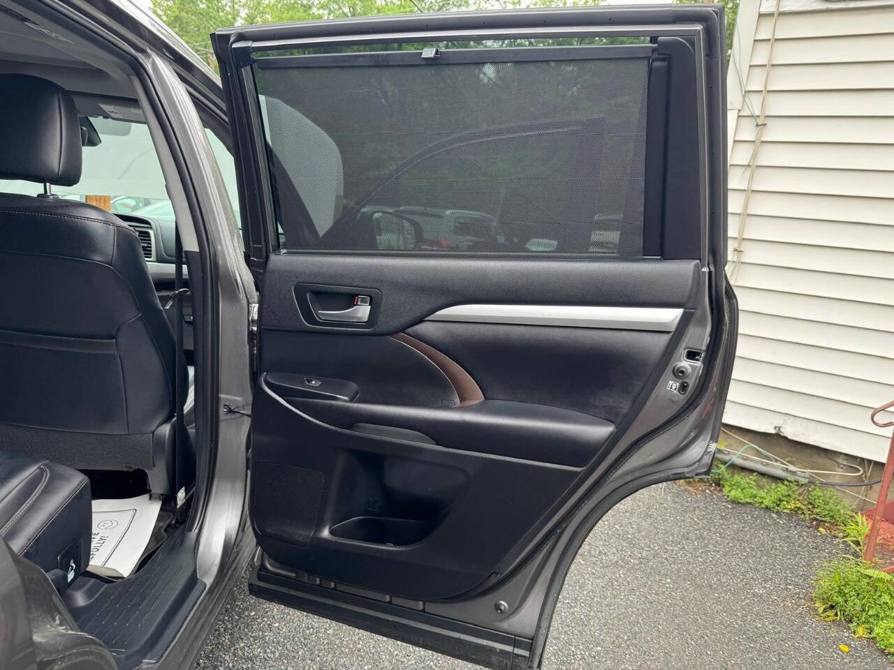 Used 2019 Toyota Highlander XLE image 36