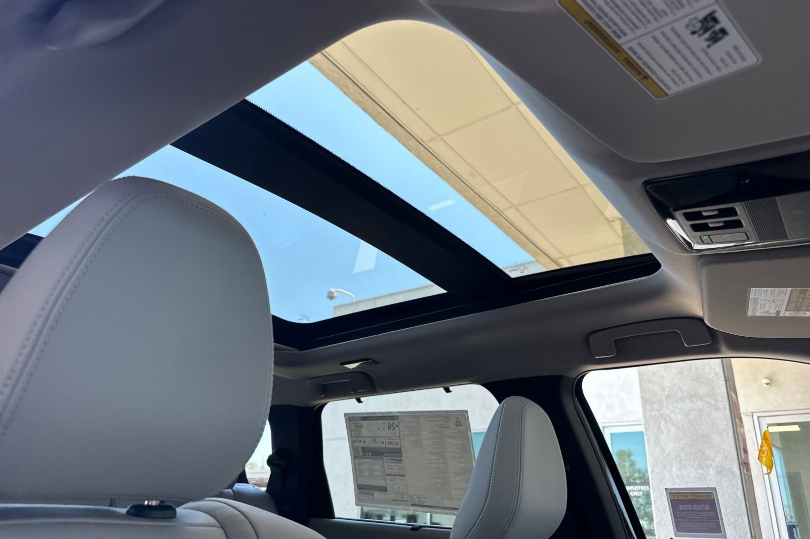 New 2025 Mitsubishi Outlander SEL image 15