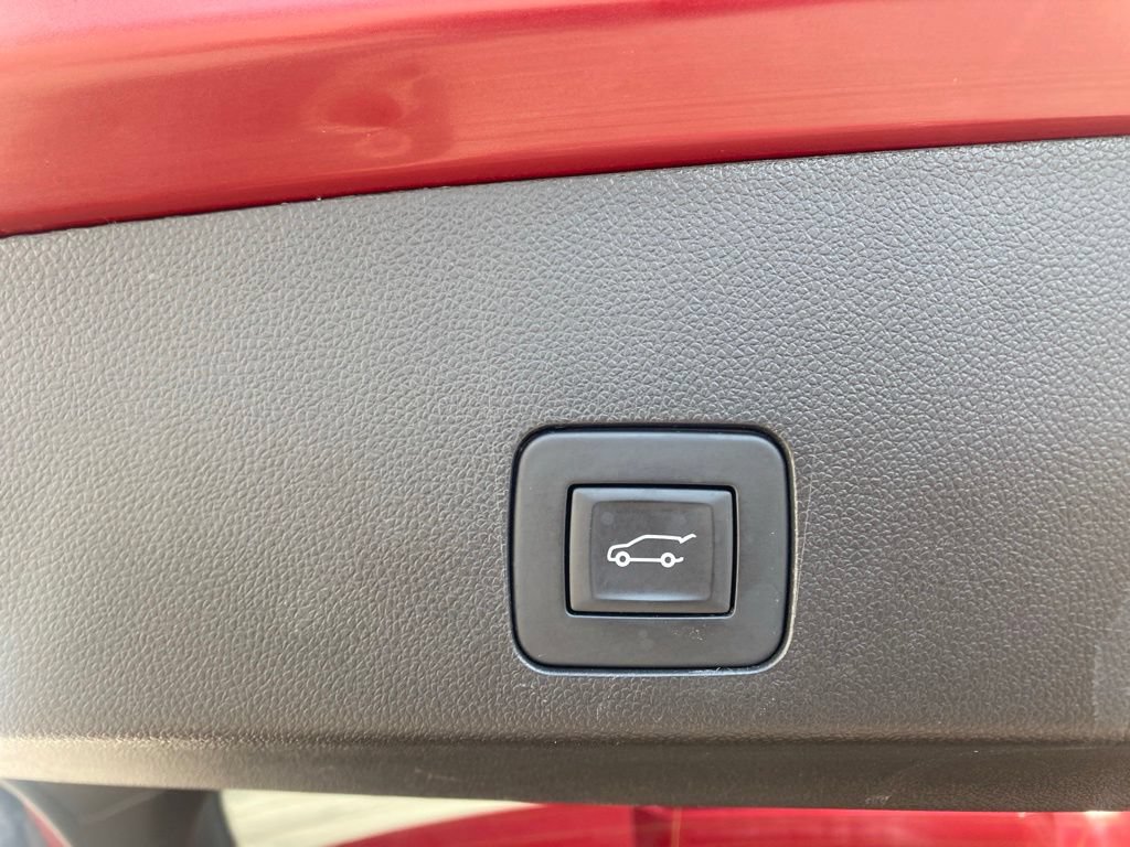 Certified 2023 Buick Encore GX Select w/ Sport Touring Package FWD image 11
