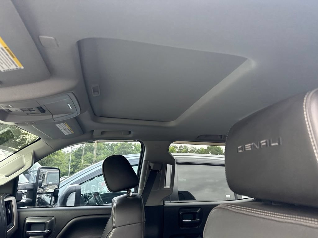 Used 2019 GMC Sierra 3500 Denali w/ Duramax Plus Package AWD/4WD image 4