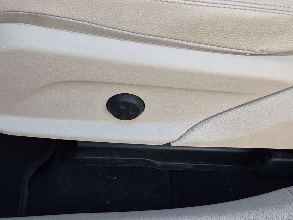 Used 2020 Mercedes-Benz GLC 300 image 36