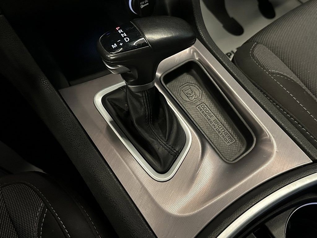 Used 2022 Dodge Charger SXT image 16