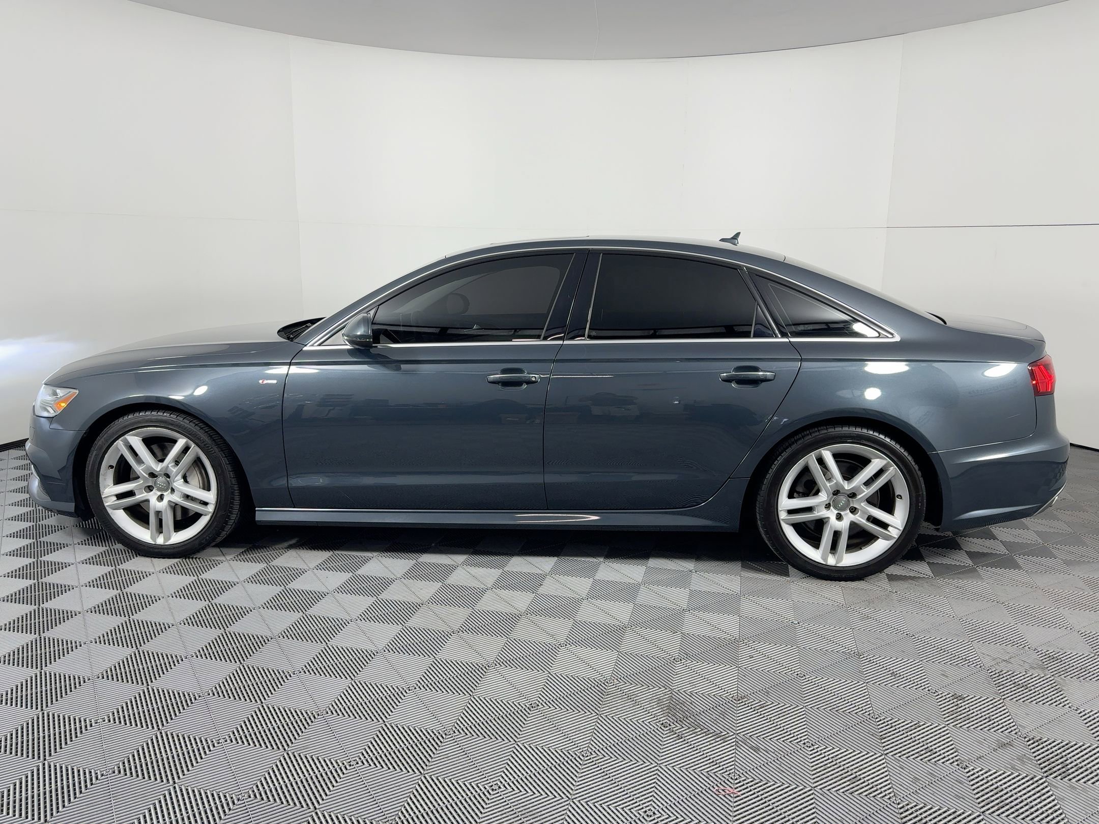 Used 2016 Audi A6 2.0T Premium Plus w/ Premium Plus Package image 2