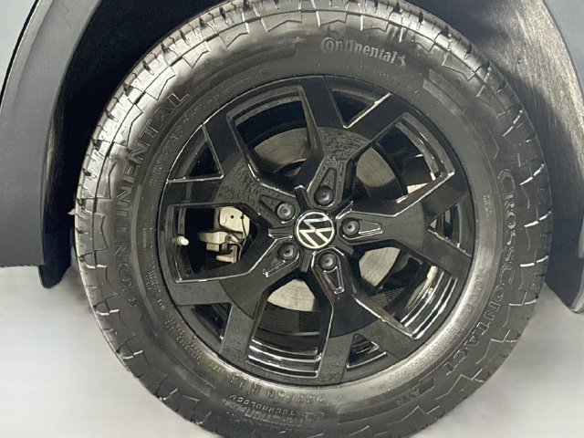 Certified 2024 Volkswagen Atlas Peak Edition SE AWD/4WD image 35