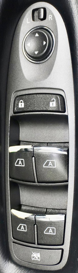 Used 2018 INFINITI Q50 Luxe w/ Essential Package (2.0T Luxe) image 36