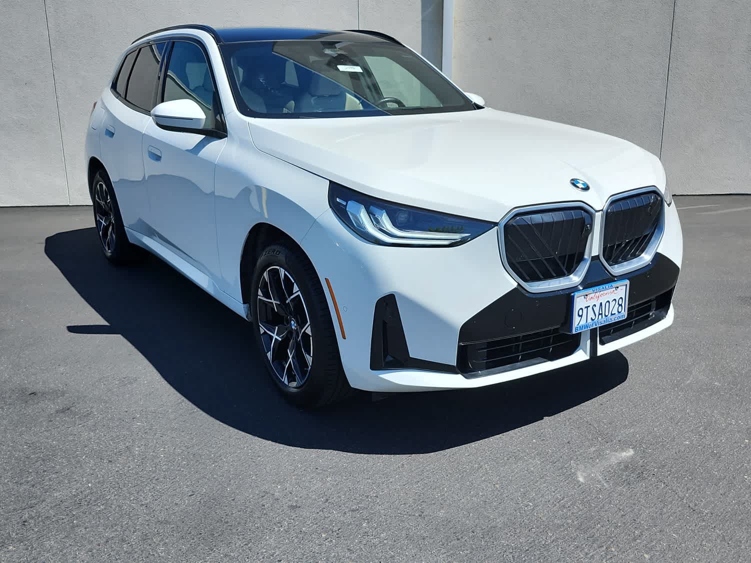 Used 2025 BMW X3 xDrive30i AWD/4WD image 2