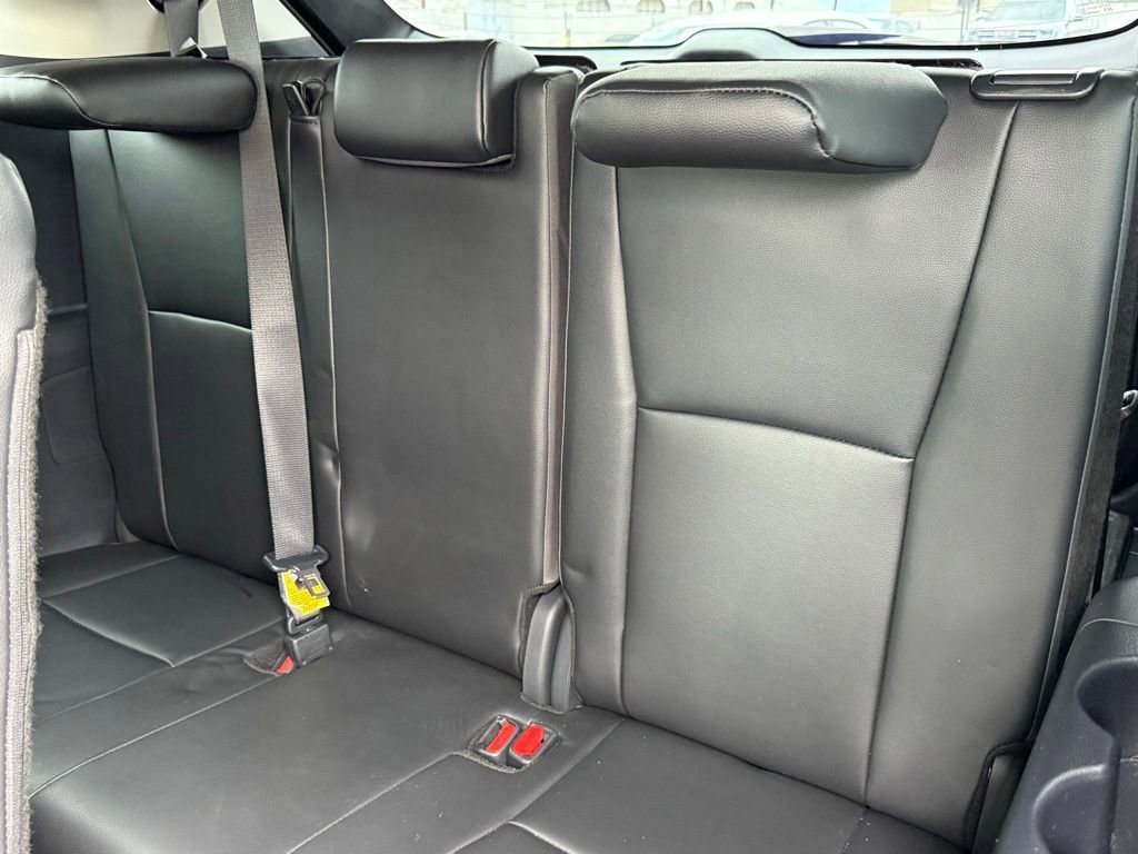 Certified 2024 Toyota Highlander XLE FWD image 34