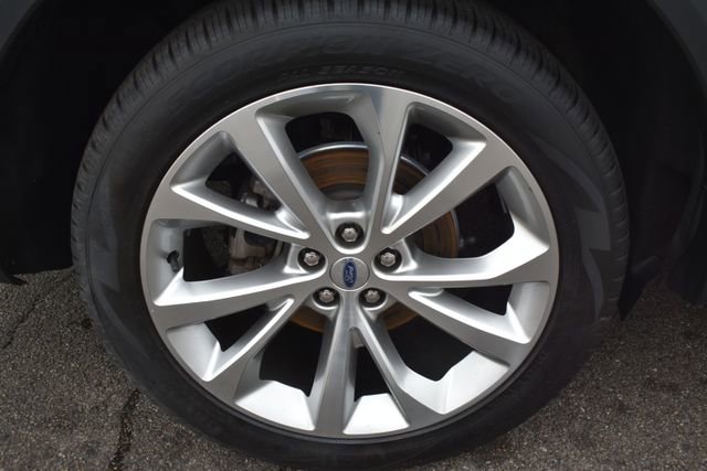Used 2022 Ford Explorer Platinum w/ Equipment Group 601A AWD/4WD image 57