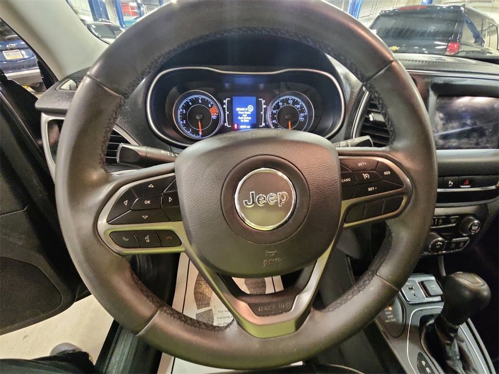 Used 2020 Jeep Cherokee Latitude Plus image 15