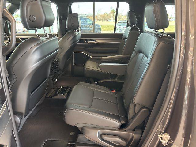 New 2026 Jeep Grand Wagoneer Limited w/ Premium Group II AWD/4WD image 32