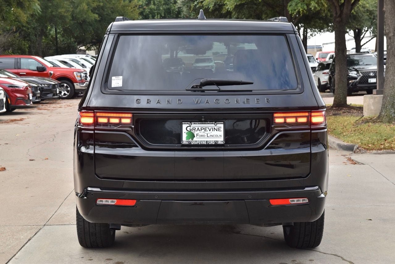 Used 2024 Jeep Grand Wagoneer Series III w/ Rear Seat Video Group 1 AWD/4WD image 9