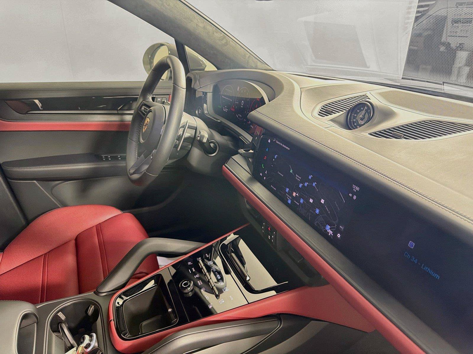 Used 2026 Porsche Cayenne GTS AWD/4WD image 29