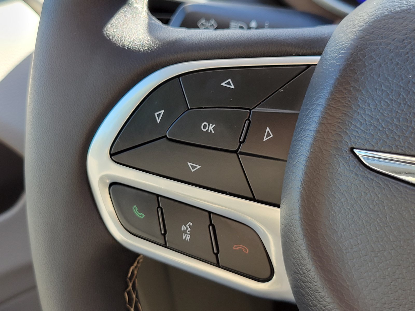 Used 2024 Chrysler Voyager LX FWD image 16