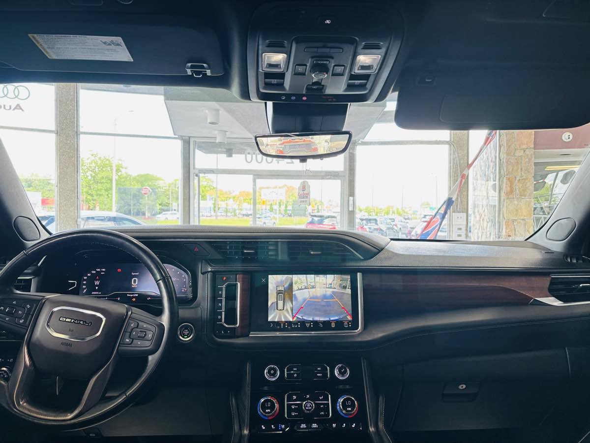 Used 2023 GMC Yukon Denali Ultimate AWD/4WD image 40