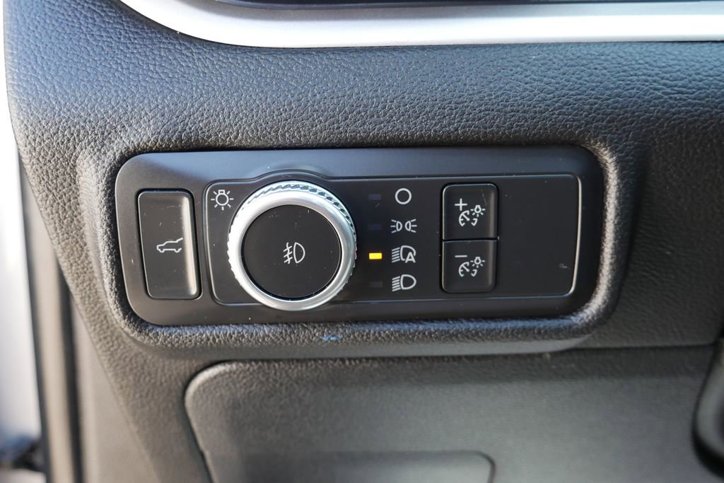 Used 2021 Ford Explorer XLT w/ Equipment Group 202A AWD/4WD image 11