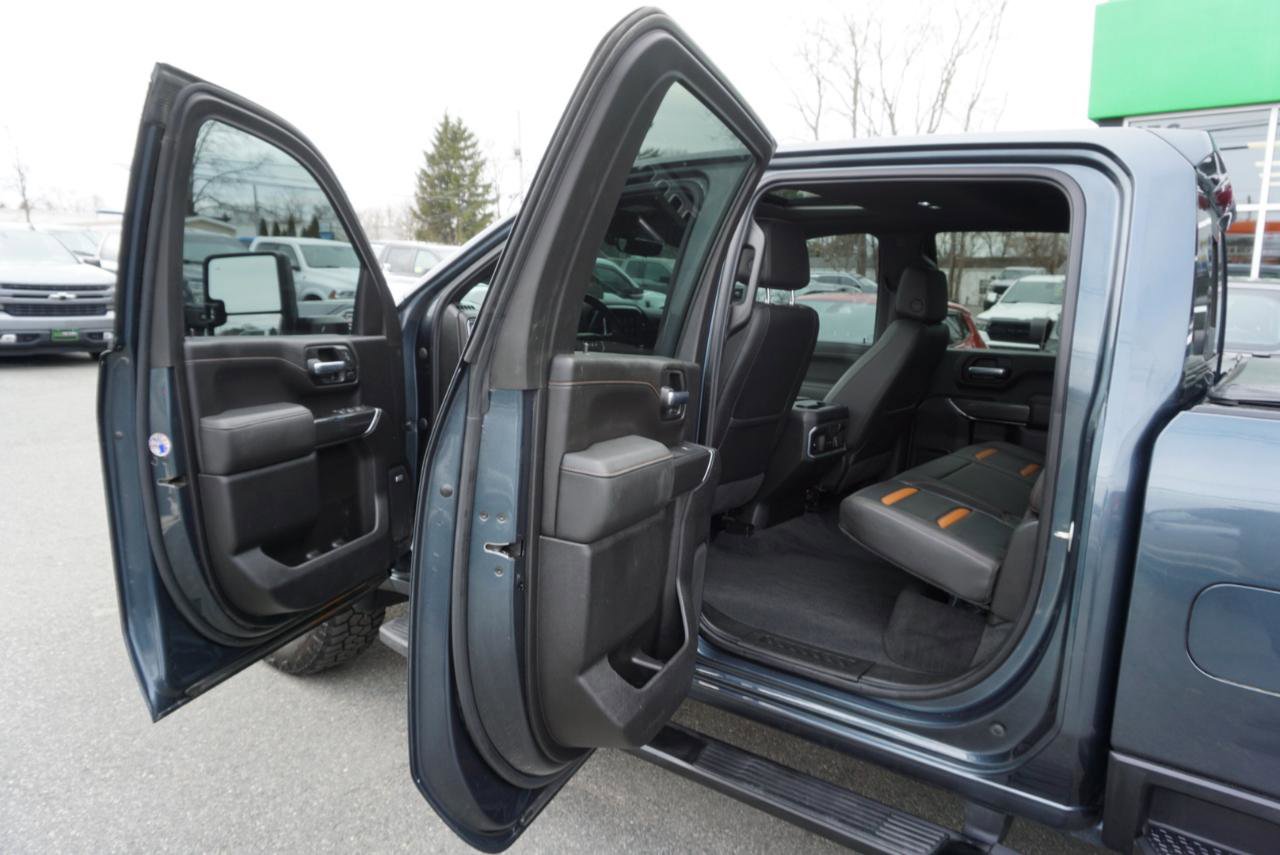 Used 2020 GMC Sierra 2500 AT4 w/ AT4 Premium Package image 9