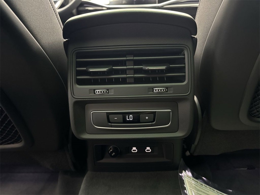 New 2025 Audi Q8 Premium image 25